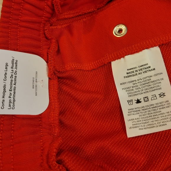 Nike Dri-Fit Standard Issue 8" French Terry Basketball shorts - red - Picture 13 of 16